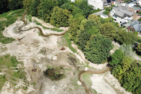 Luftbild eines Flusslaufes